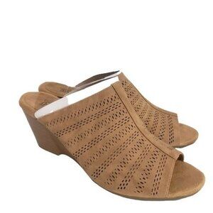 Croft & Barrow Cantata Sandal with Ortholite color light brown size 11 NIB